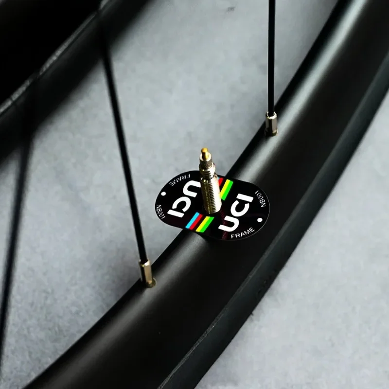 2 adet UCI sertifikalı vana çı - Mountain Biking Uci incelemesi ve fiyatı